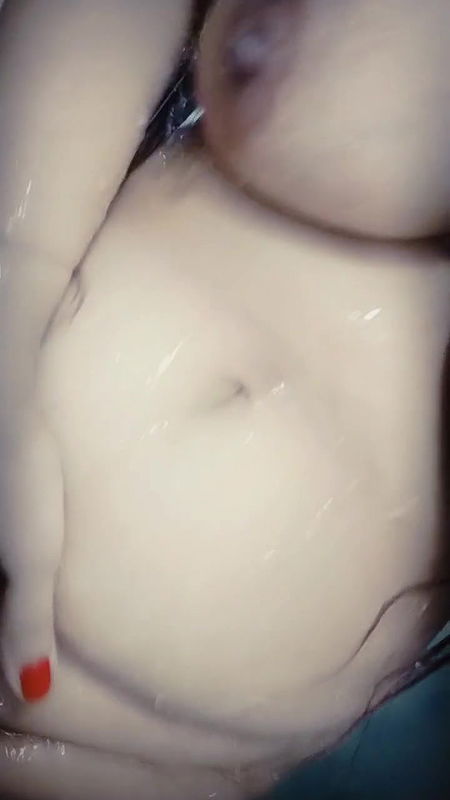 Desi Beautiful Busty Punjabi Girl Huge Boobs Show Selfies