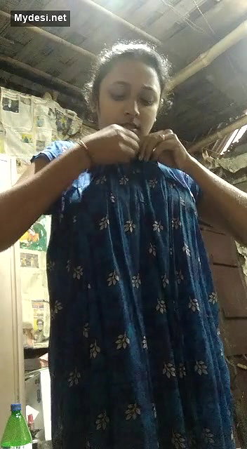 Cute Desi Girl Showing Her Boobs and Pussy New leaked MMS