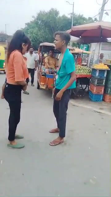 Nude girl nd guy fight in public