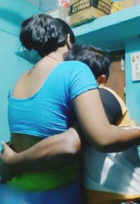 Bhaiya aur bhabhi ka mast homemade sex chal raha hai