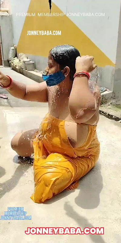 Indian YOUTUBER desi bhabhi nude bathing full video