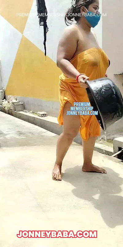 Indian YOUTUBER desi bhabhi nude bathing full video