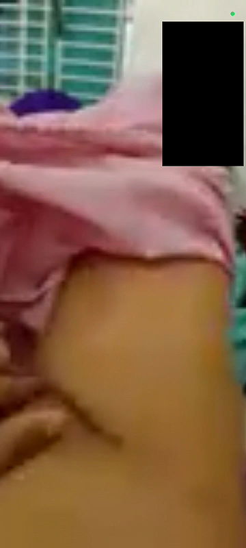 Bangladeshi sexy girl pussy fingering