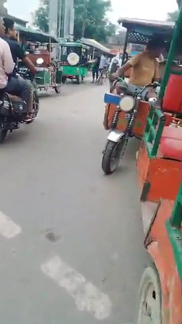 NudeKaleshbetweenAgirlandrickshawguyMustwatch