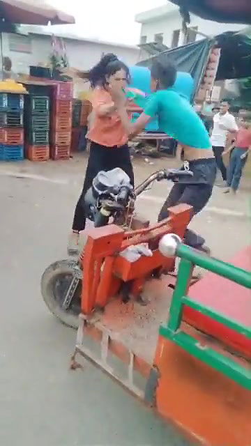 NudeKaleshbetweenAgirlandrickshawguyMustwatch