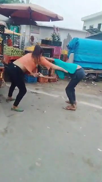 NudeKaleshbetweenAgirlandrickshawguyMustwatch