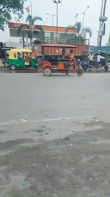 NudeKaleshbetweenAgirlandrickshawguyMustwatch