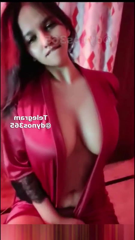 Elli Sharma  Full face STRIPCHAT