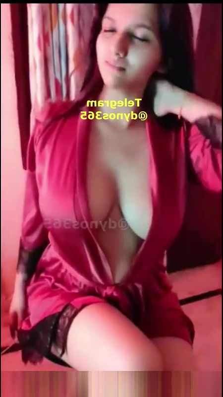 Elli Sharma  Full face STRIPCHAT