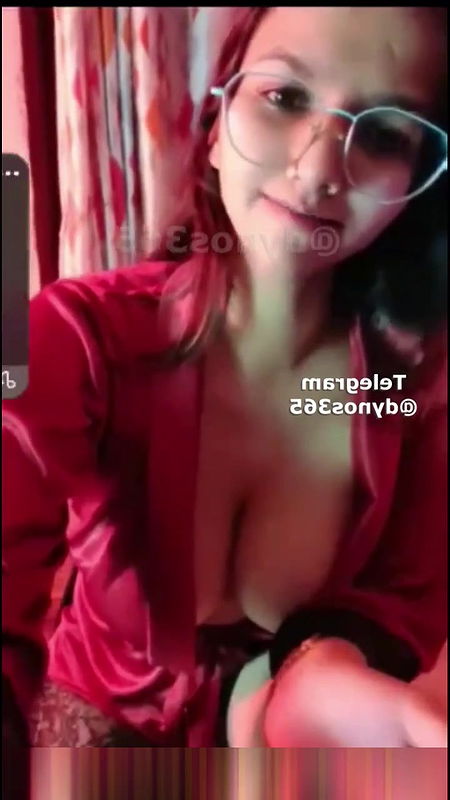 Elli Sharma  Full face STRIPCHAT