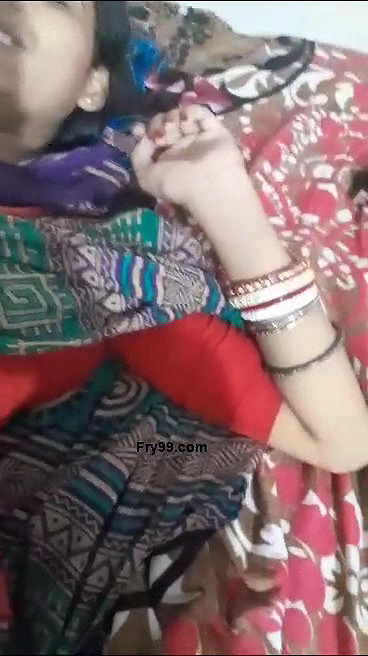 Slim Sexy Bhabhi