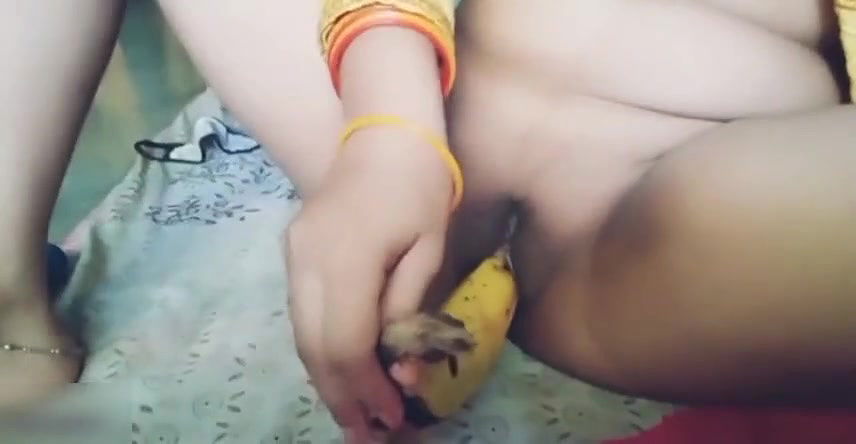 Chut me banana duka rahe hai xxx