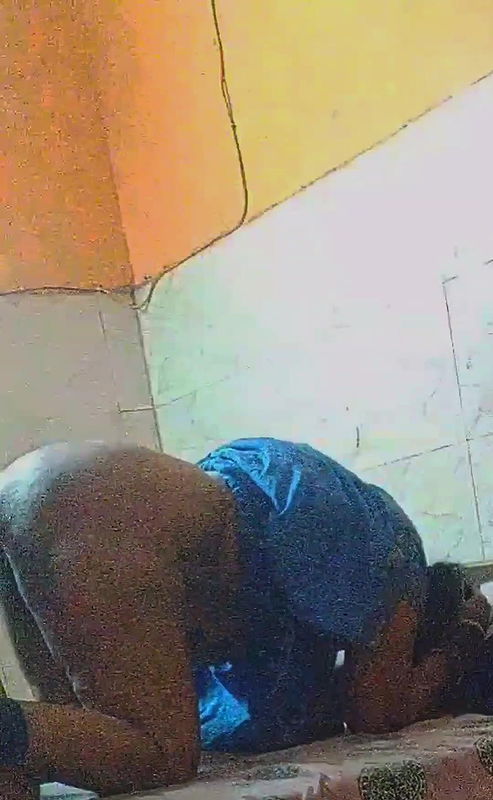 Desi aunty ka gaand mein gel daal ke maara saho