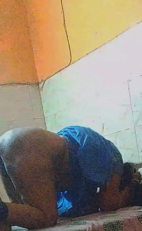 Desi aunty ka gaand mein gel daal ke maara saho