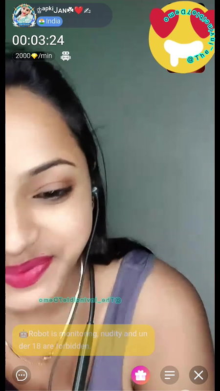 Apki Jaan famous Chamet girl getting her dress off in call