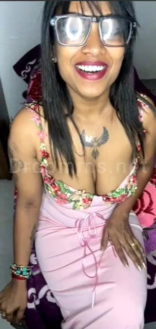 Veena Thaara live camshow