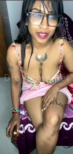 Veena Thaara live camshow