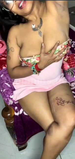 Veena Thaara live camshow