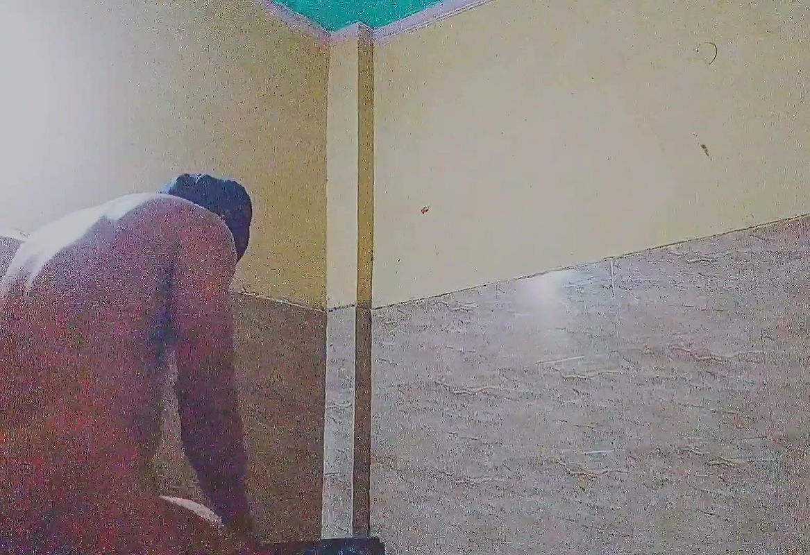 Desi devar ne bhabi ko khodi banake gaand maara saho