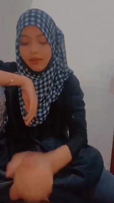Hijabi blowjob