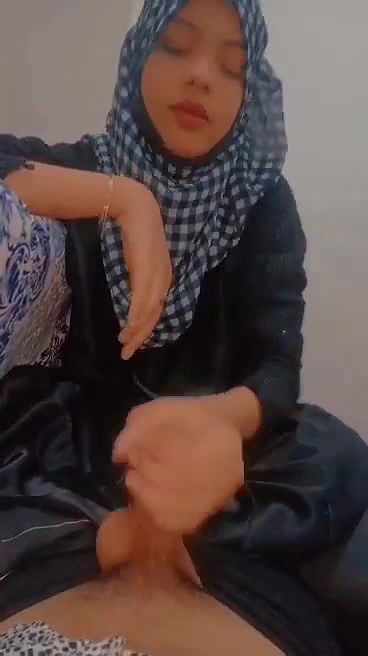 Hijabi blowjob