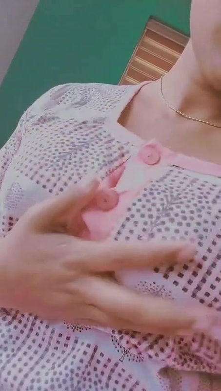 Desi girl Show round big boobs
