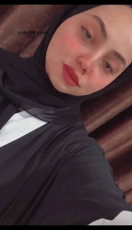 Hijabi girl show big boobs