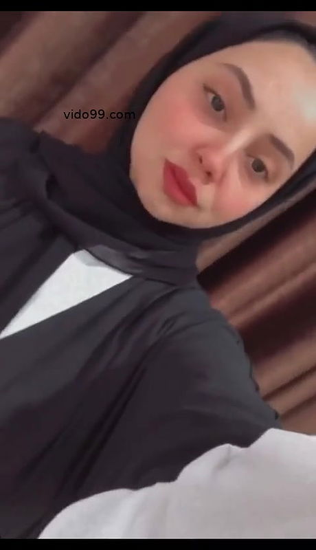 Hijabi girl show big boobs