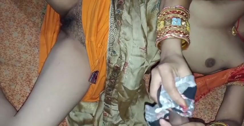 Local bhabi blouse open showing boobs xxx