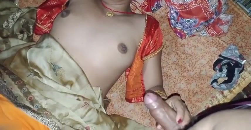 Local bhabi blouse open showing boobs xxx
