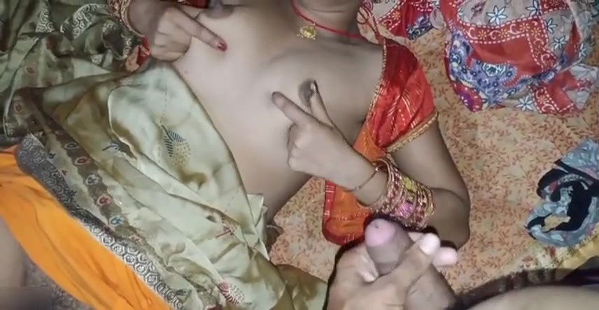 Local bhabi blouse open showing boobs xxx