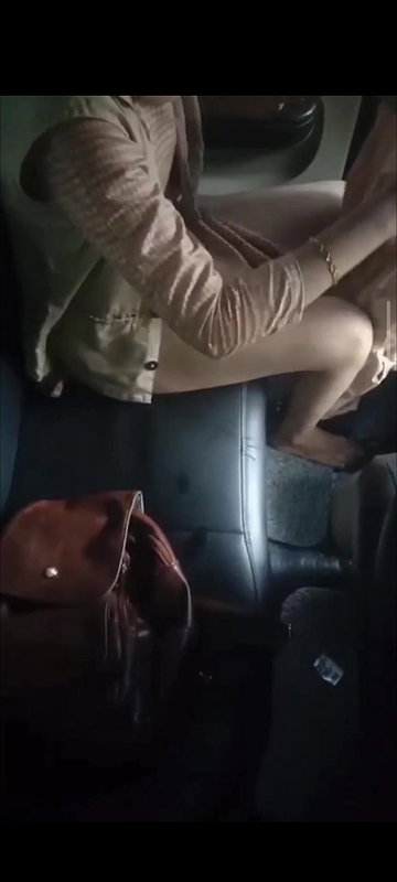 Tamil girl fucking first time in car part