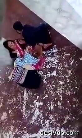 desi lover licks and fingers mature ladys pussy outdoors