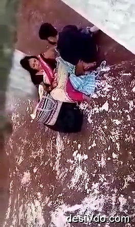 desi lover licks and fingers mature ladys pussy outdoors