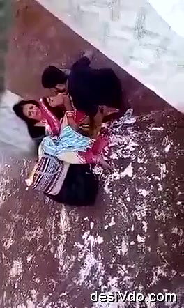 desi lover licks and fingers mature ladys pussy outdoors