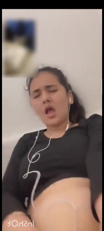 Chubby girl fingering with lover in video call