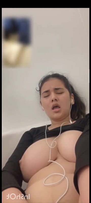 Chubby girl fingering with lover in video call