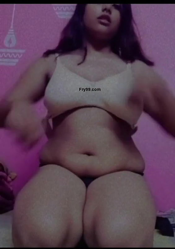 Bengali girl show tanker boobs
