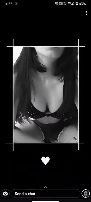 Snapchat girl  photos   videos everything is doing