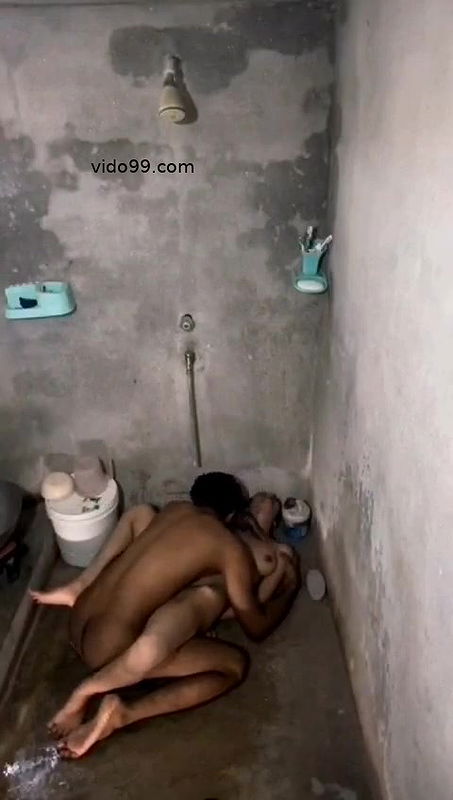 Full video Bf hath bandh kar chod raha h bathroom m paki viral