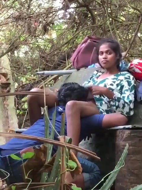 Horney Girlfriends outdore pussy sucking by BF