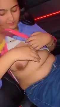 Girlfriend ke sath car mein