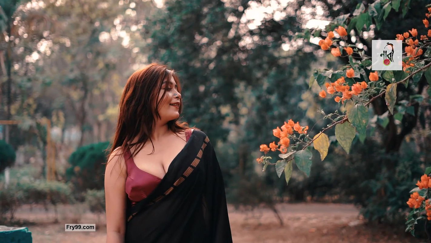 Big boobs model Rimpi sexy photoshoot