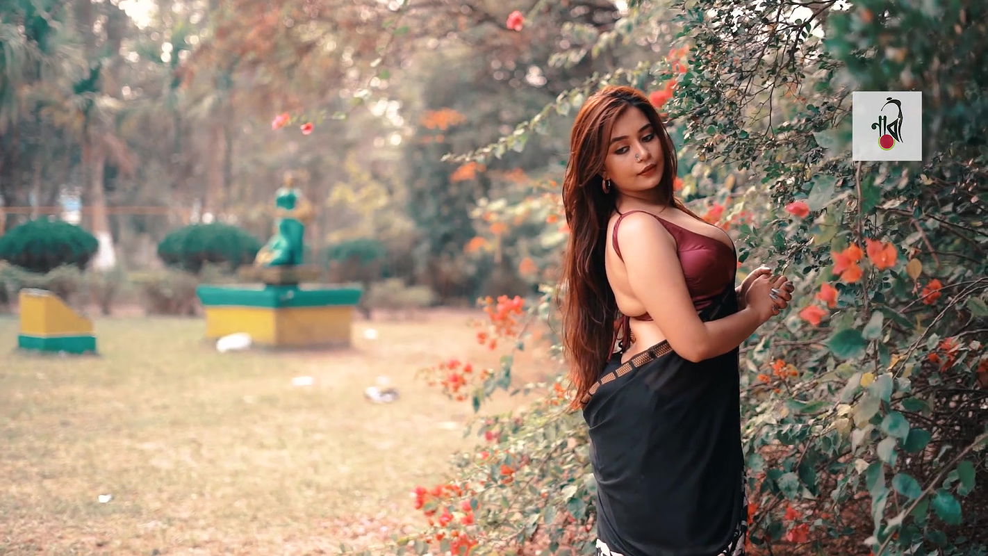 Big boobs model Rimpi sexy photoshoot