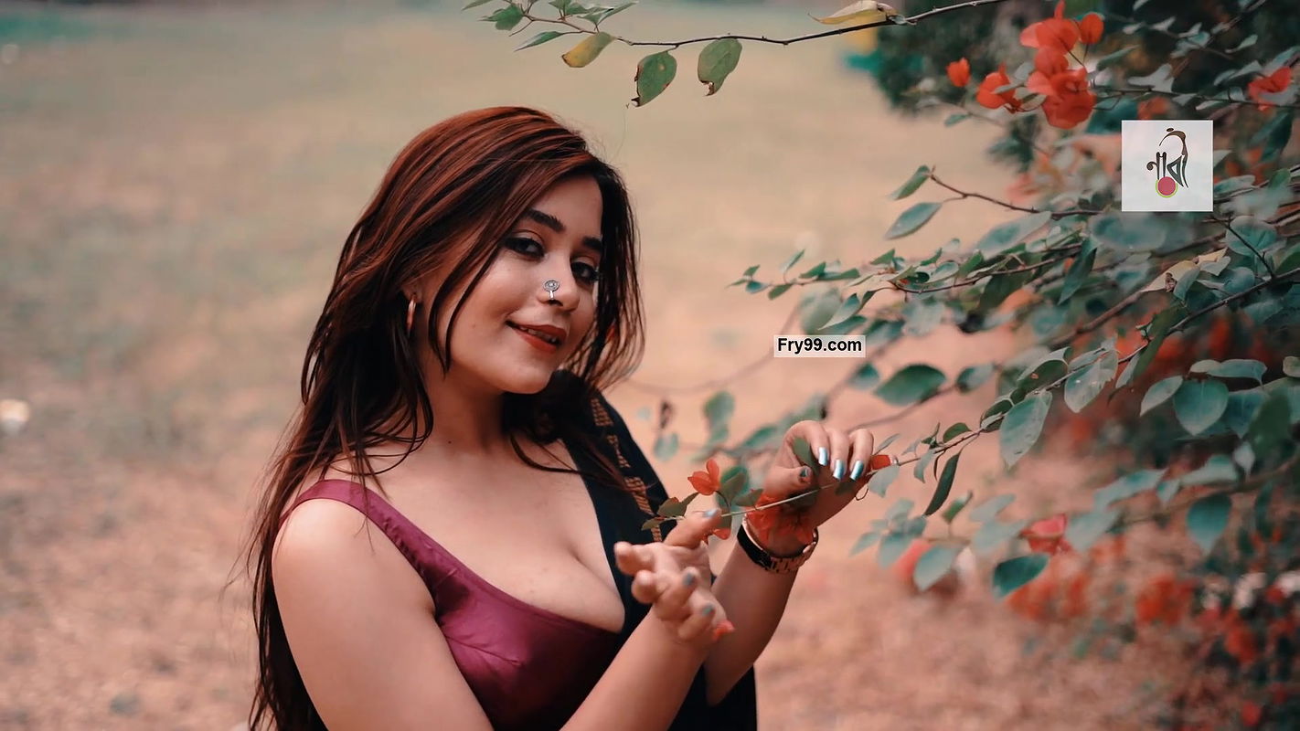 Big boobs model Rimpi sexy photoshoot