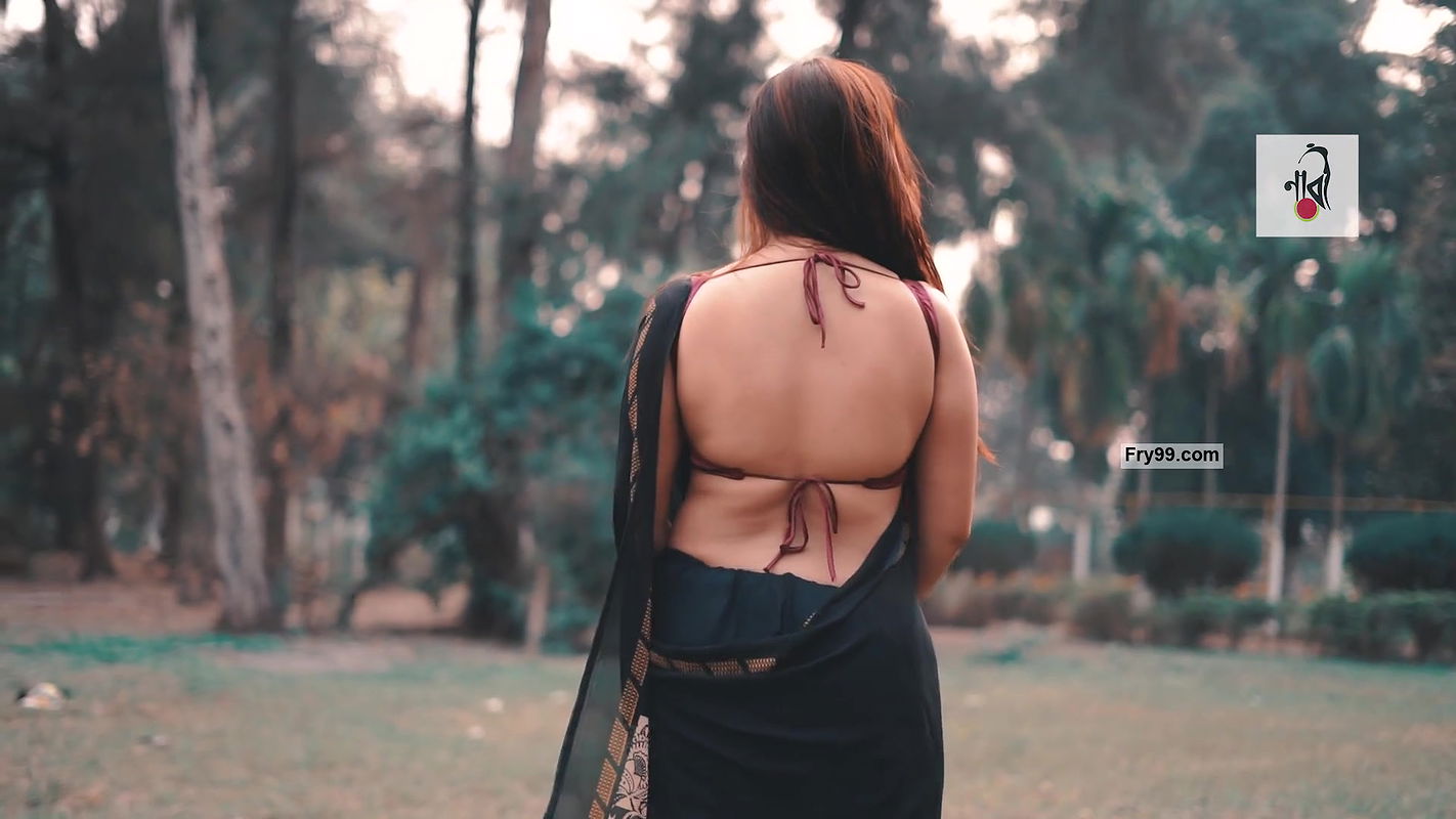 Big boobs model Rimpi sexy photoshoot