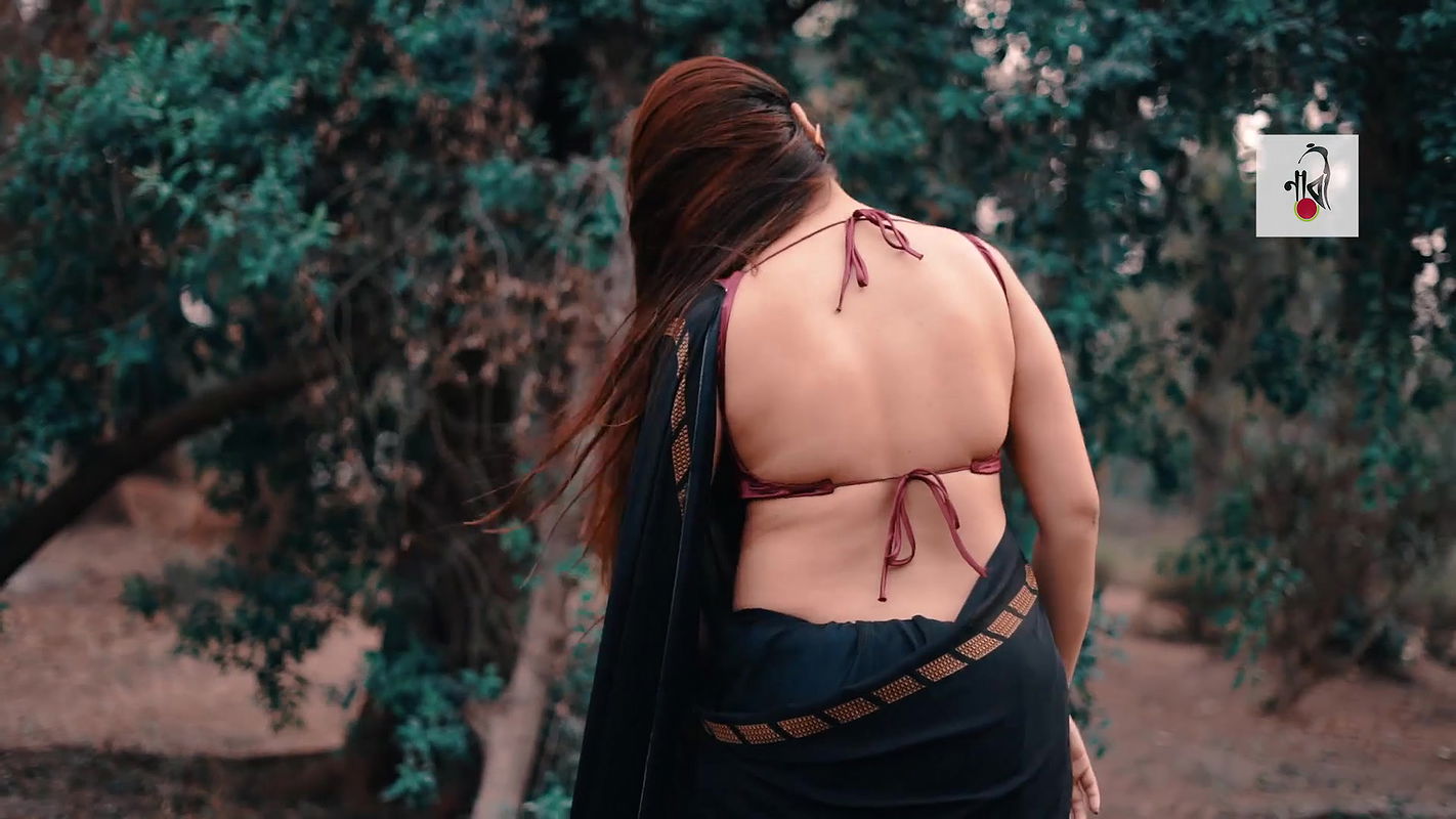 Big boobs model Rimpi sexy photoshoot