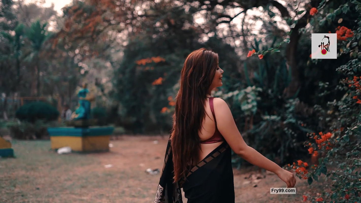 Big boobs model Rimpi sexy photoshoot