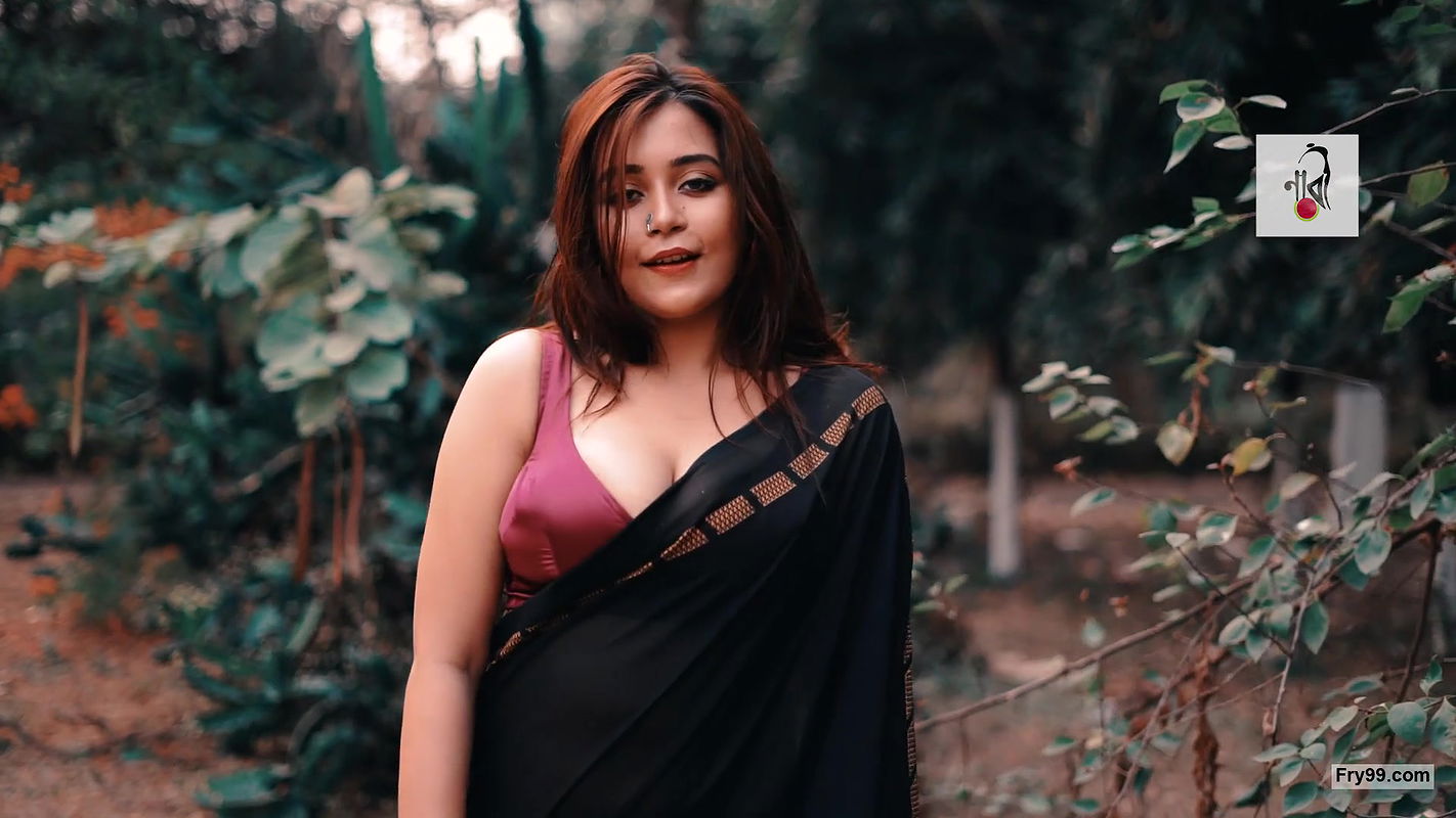 Big boobs model Rimpi sexy photoshoot