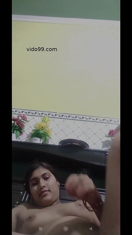 Paki girl showing fingering